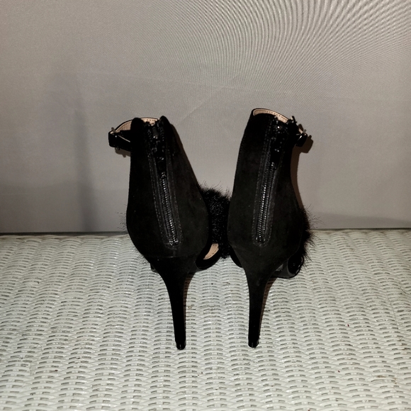Brand new heels open toes, faux fur design various sizes, - Picture 4 of 7